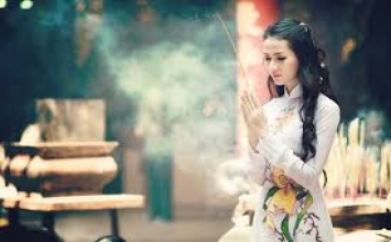 Khi dâng hương cúng Phật nên thắp nhiều hay ít ?